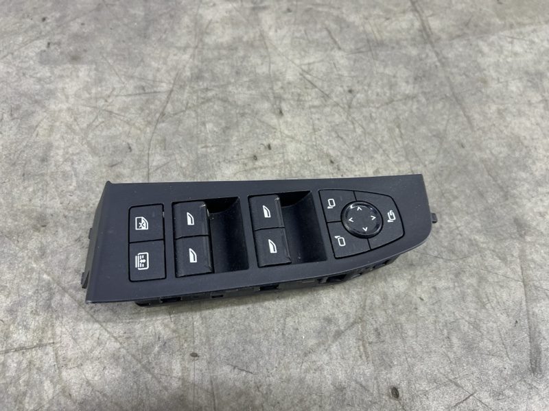 Блок стеклоподъемников BMW 5 G60