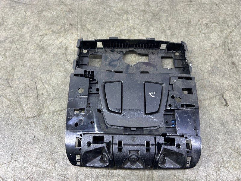 Плафон подсветки салона BMW X1 F48