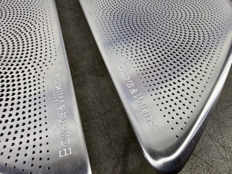 Сетки в двери BOWERS WILKINS BMW 7 G11 G12