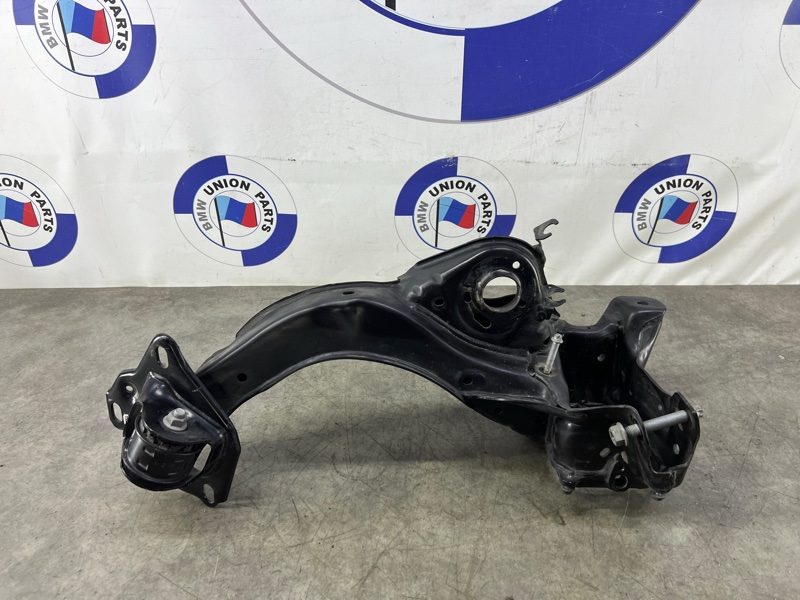 Кулак поворотный задний левый BMW X1 U11