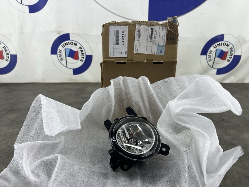 Фонарь противотуманный правый BMW 3 F30