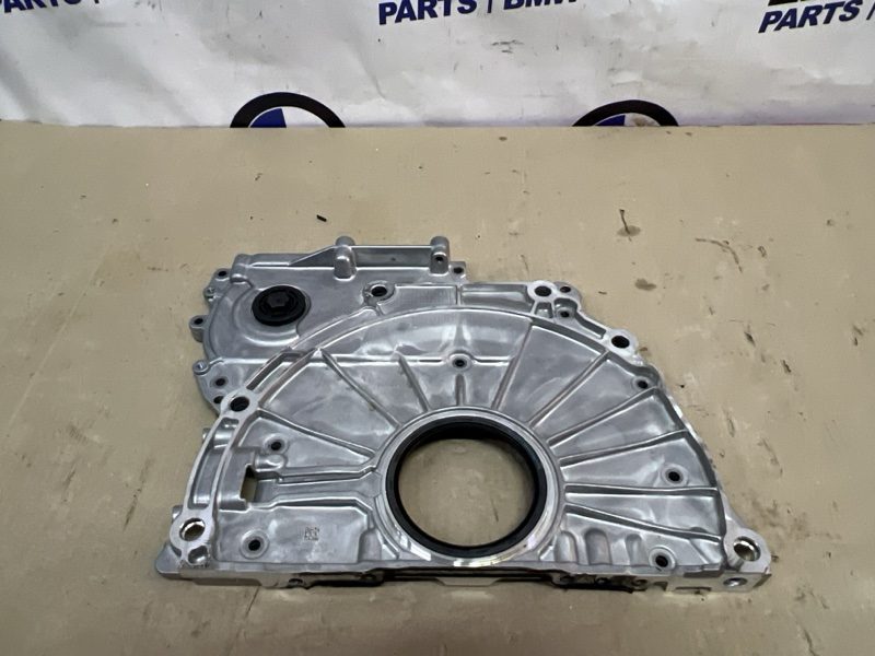Крышка блока ГРМ BMW X5 G05 B57D30B