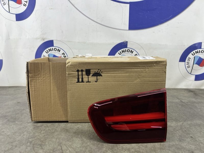 Фонарь в крышку багажника правый BMW 1 F20