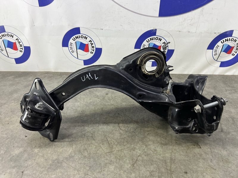 Кулак поворотный задний левый BMW X1 U11