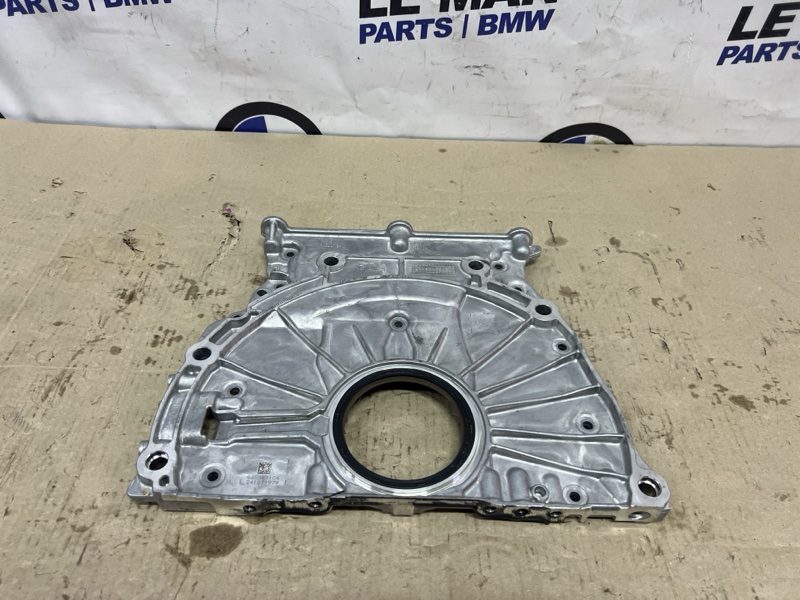 Крышка блока ГРМ BMW 5 G30 B58B30P