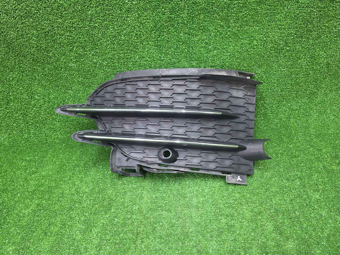 Решетка бампера левая Mercedes GLS x167 19-25 AMG
