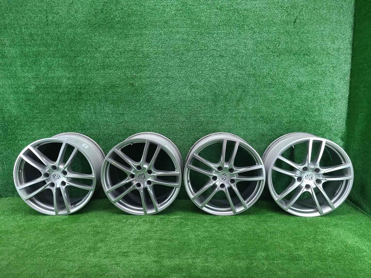 Диск Комплект дисков R20 Porsche Cayenne 3 (17-нв)
