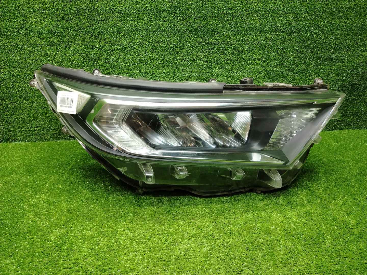 Фара правая Toyota RAV4 5 XA50 (18-нв) LED