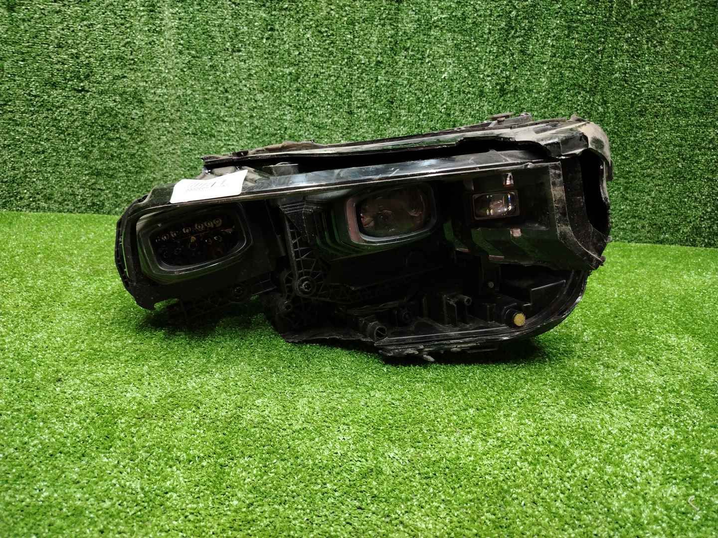 Битая Фара правая BMW XM G09 (2022-н.в.) LED