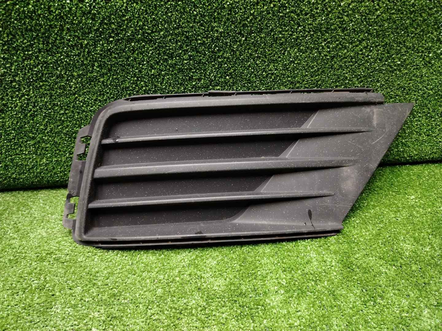 Накладка бампера правая VW Caddy 4 (2015-2020)