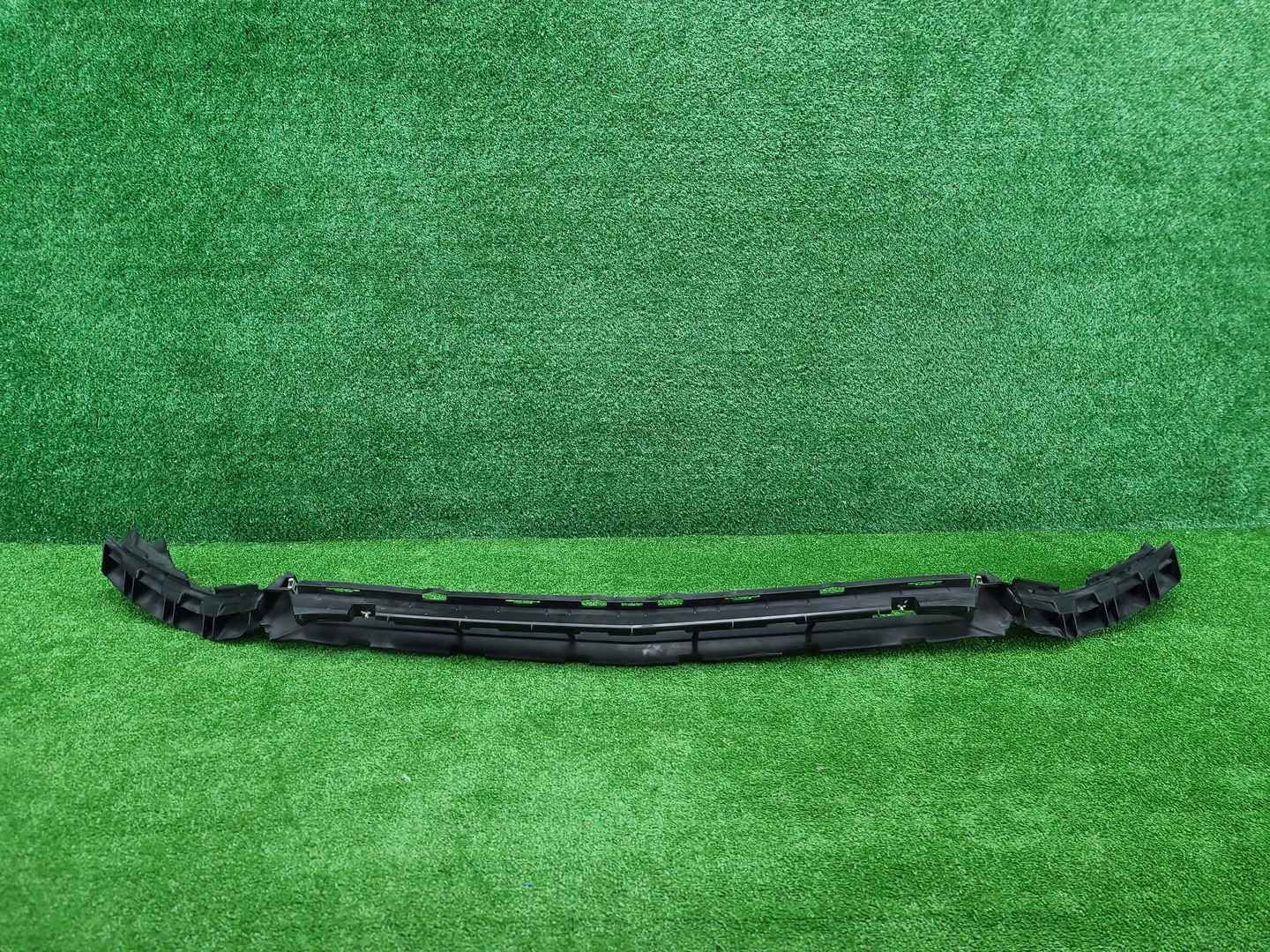 Кронштейн переднего бампера Mercedes E W213 16-21