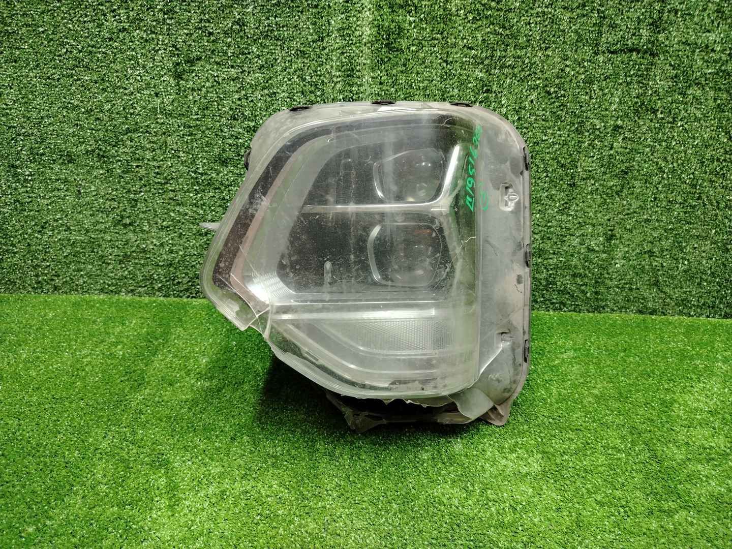 Битая Фара левая Hyundai Santa Fe 4 TM (18-21) LED