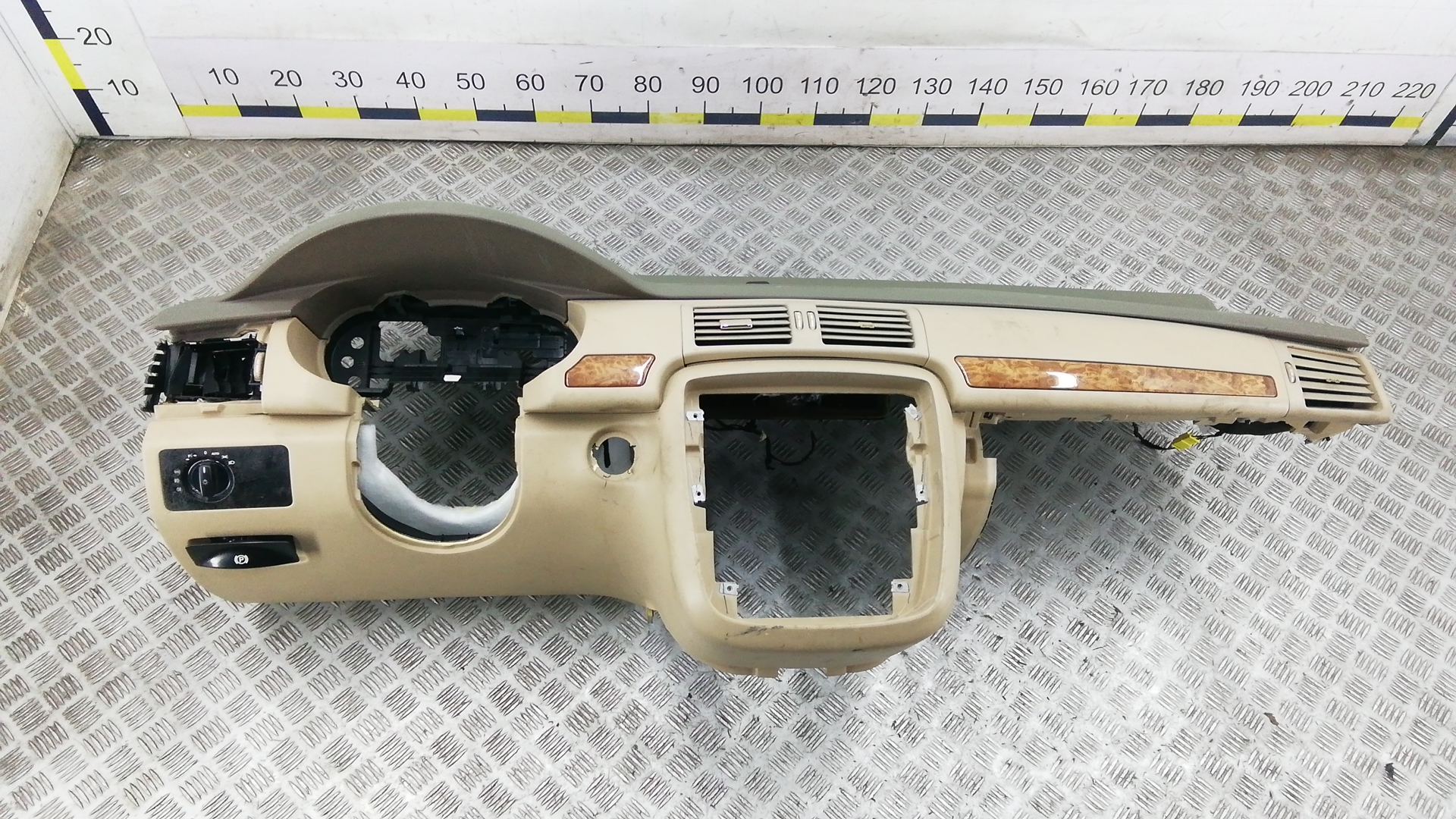 Панель приборов (торпедо) Mercedes-Benz R-Class W251
