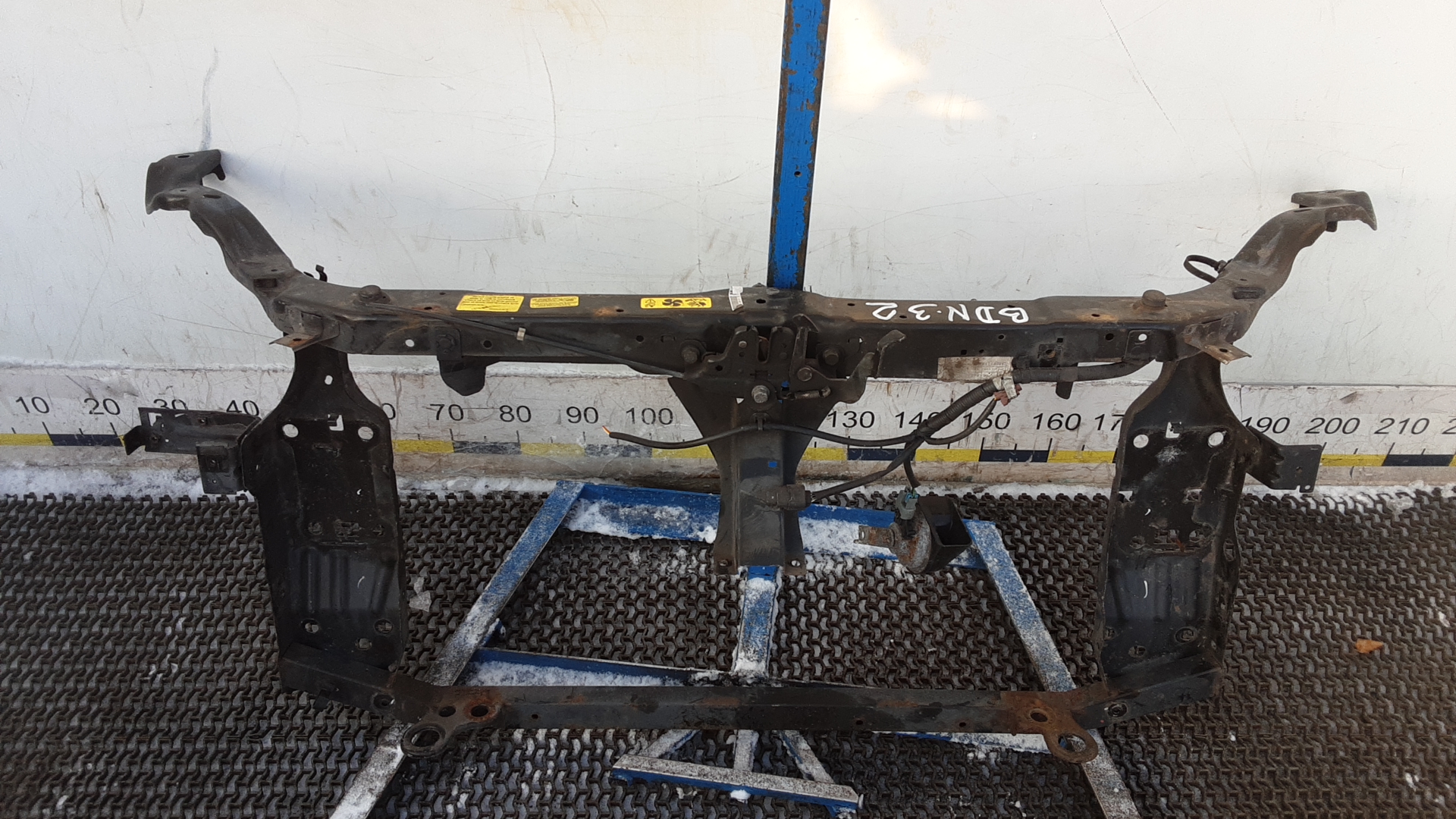 Передняя панель крепления облицовки (телевизор) Nissan Qashqai J10 +2