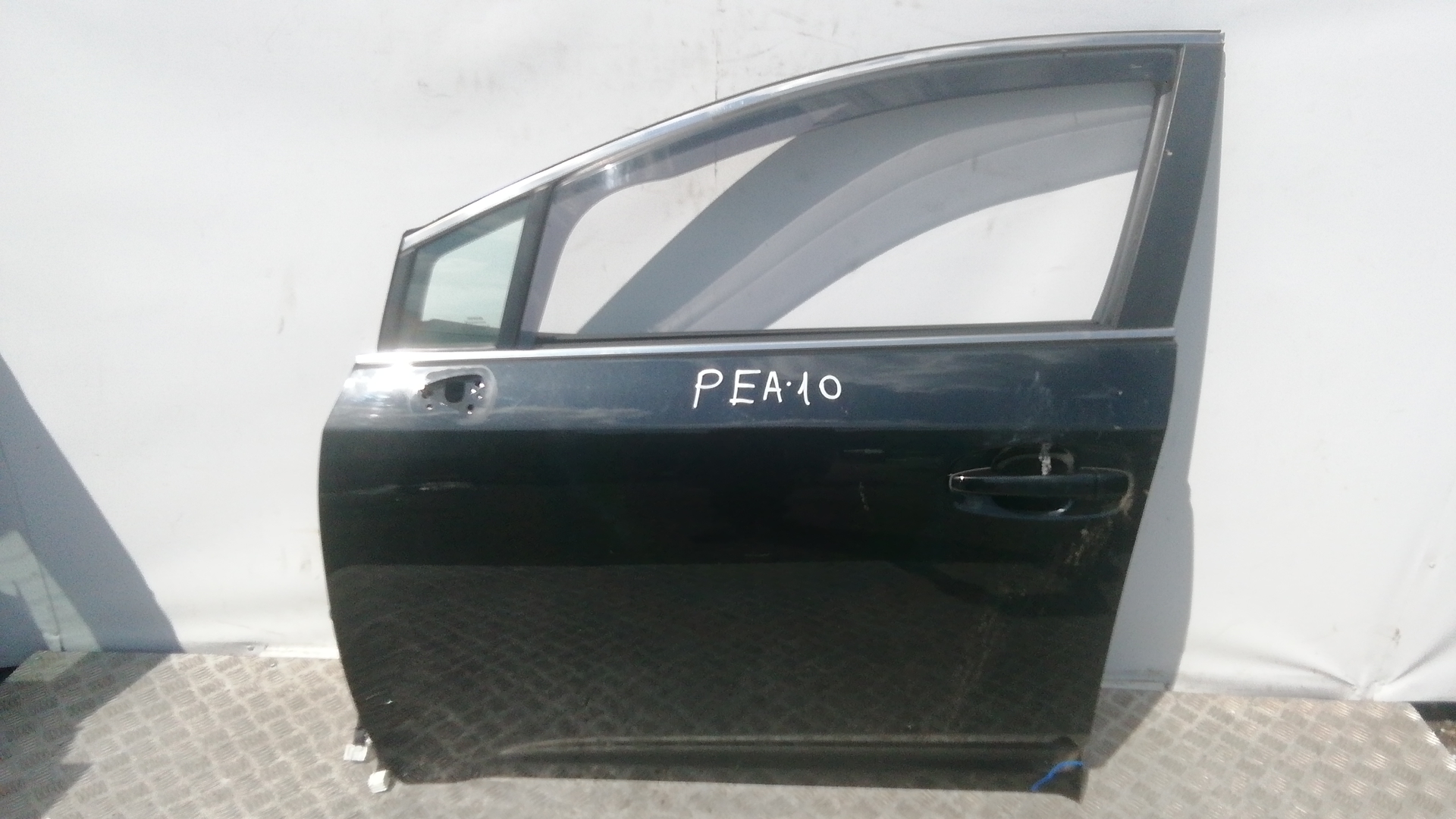 Дверь передняя левая Toyota Avensis T27