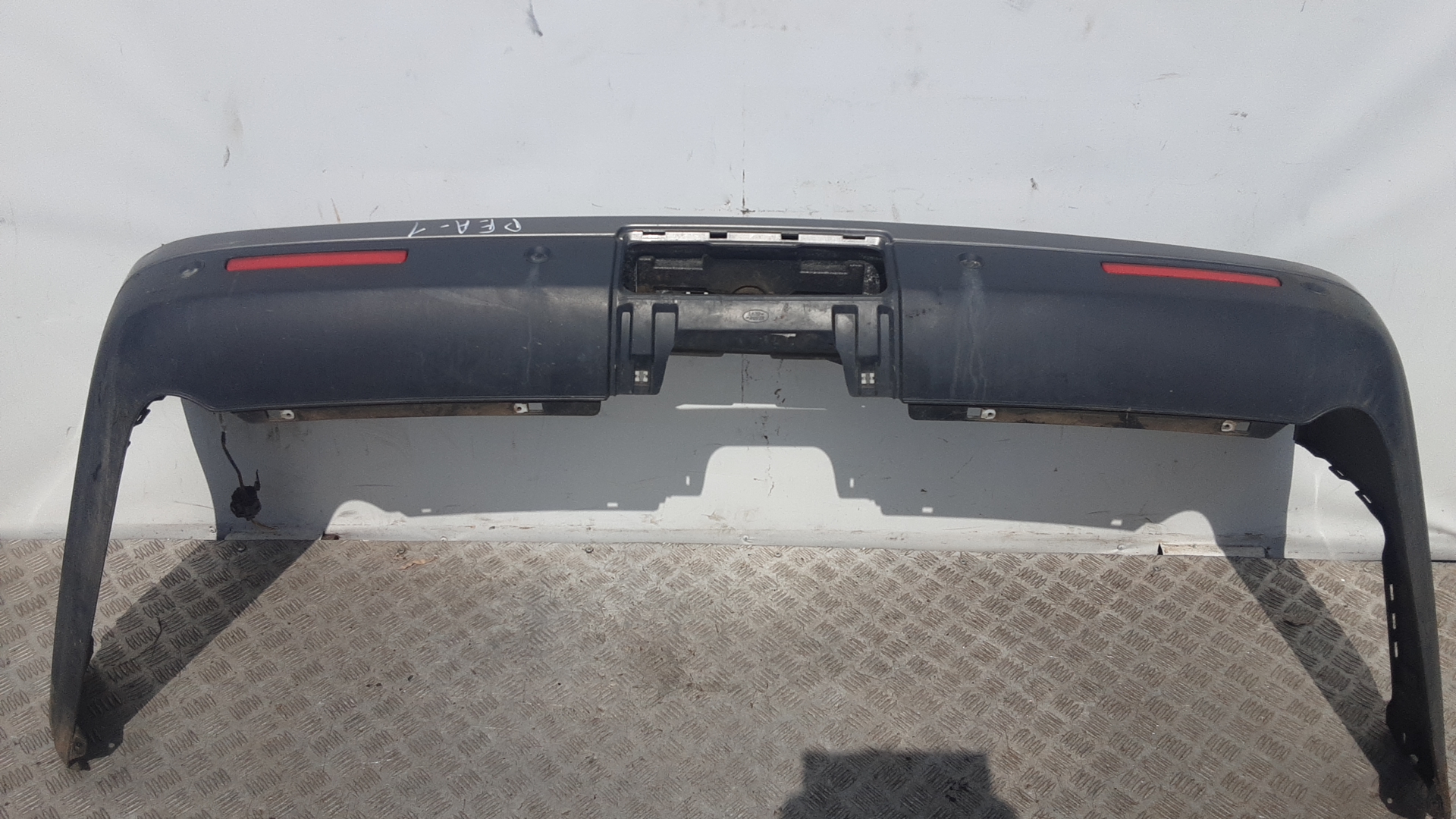 Бампер задний Land Rover Discovery 4
