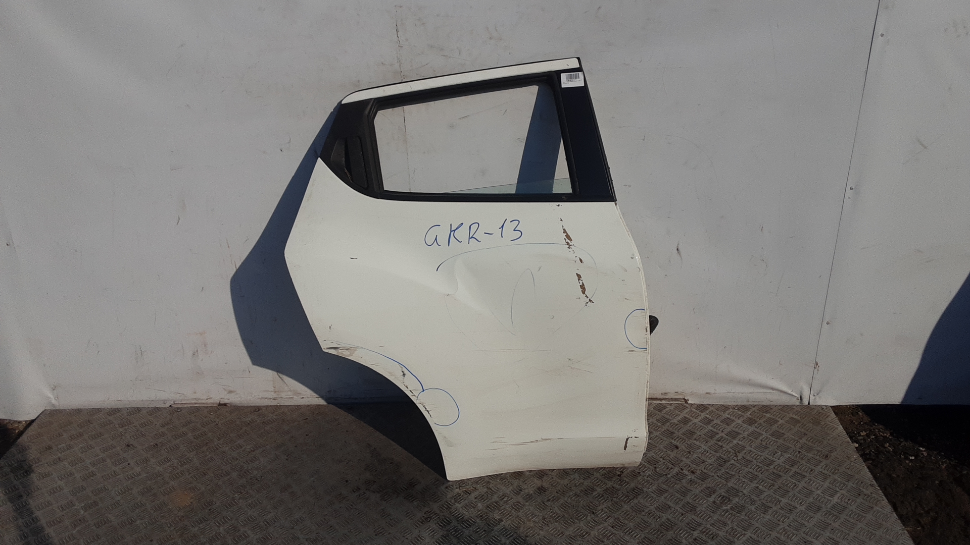 Дверь задняя правая Nissan Juke F15