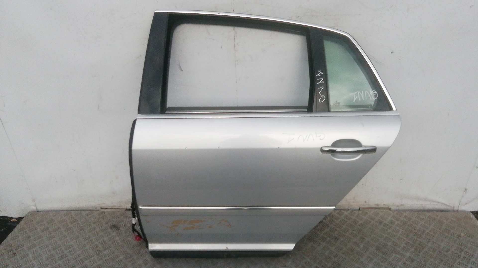 Дверь задняя левая Volkswagen Phaeton 1