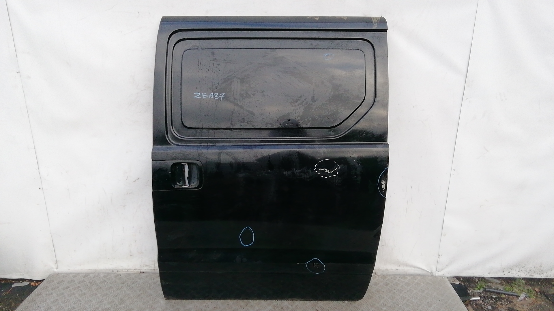 Дверь сдвижная левая Hyundai H1 (starex) 2