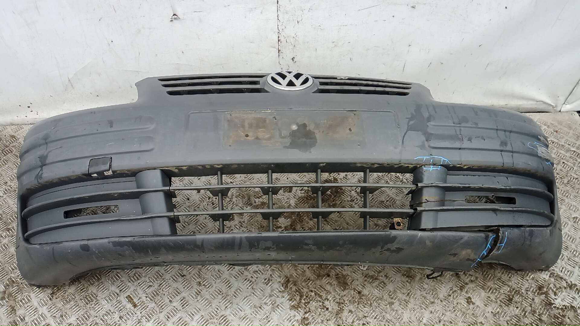 Бампер передний Volkswagen Caddy 3