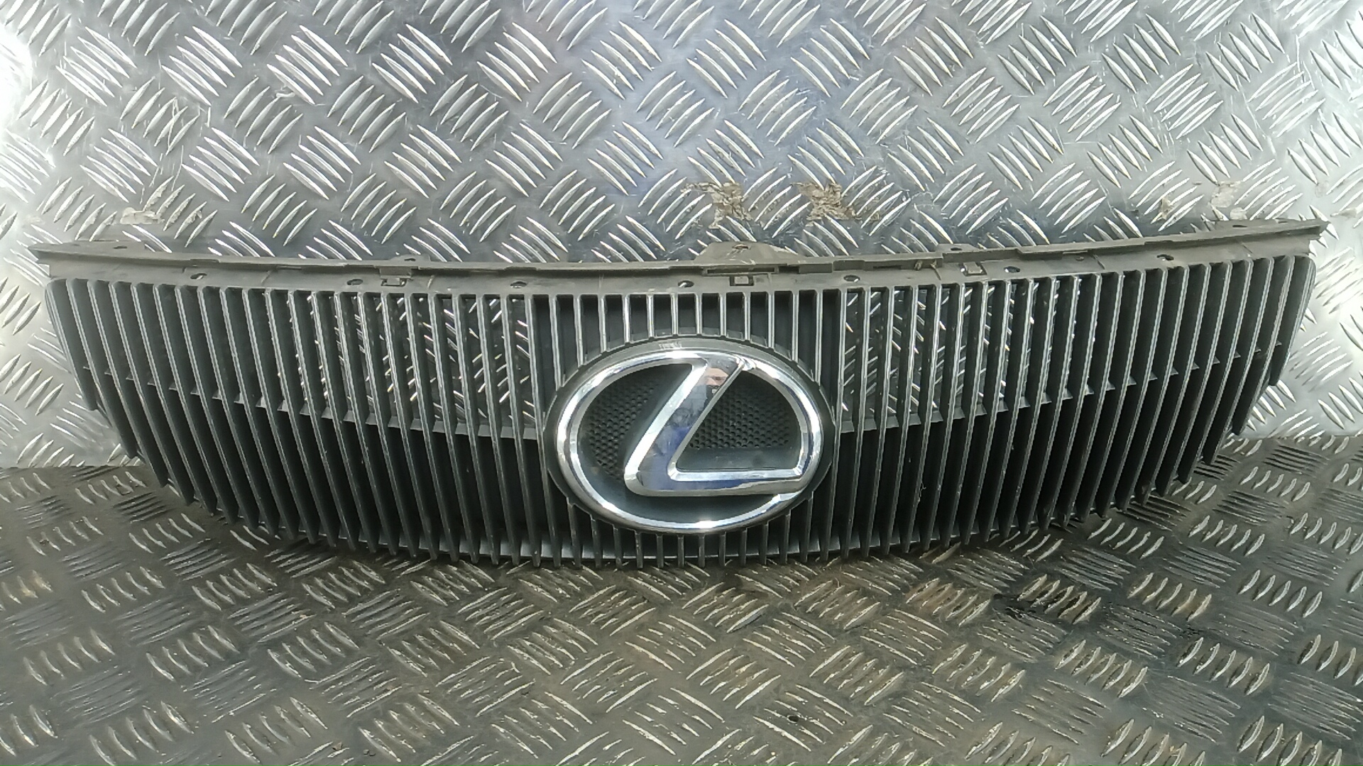 Решетка радиатора Lexus GS 3