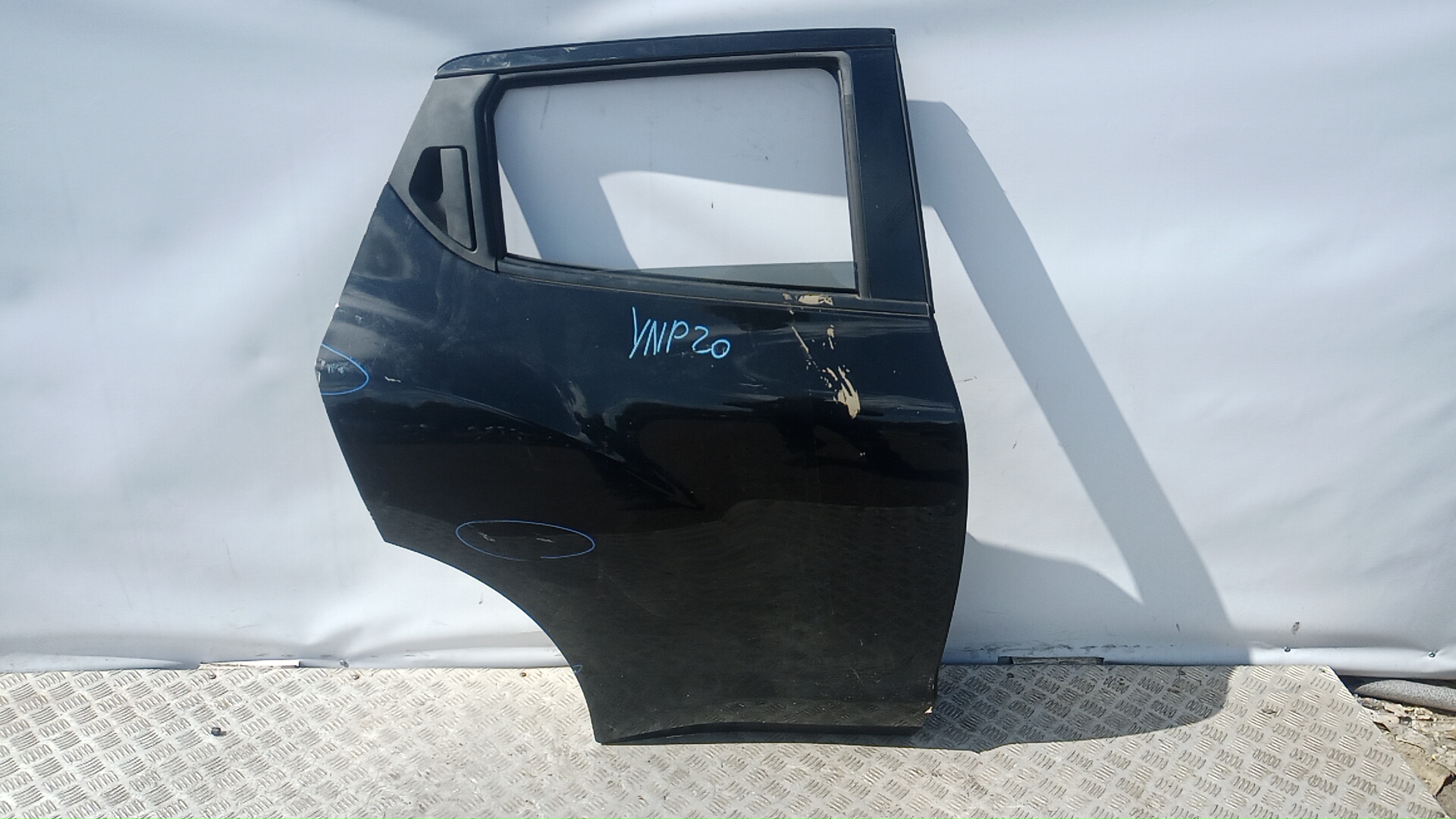 Дверь задняя правая Nissan Juke F15