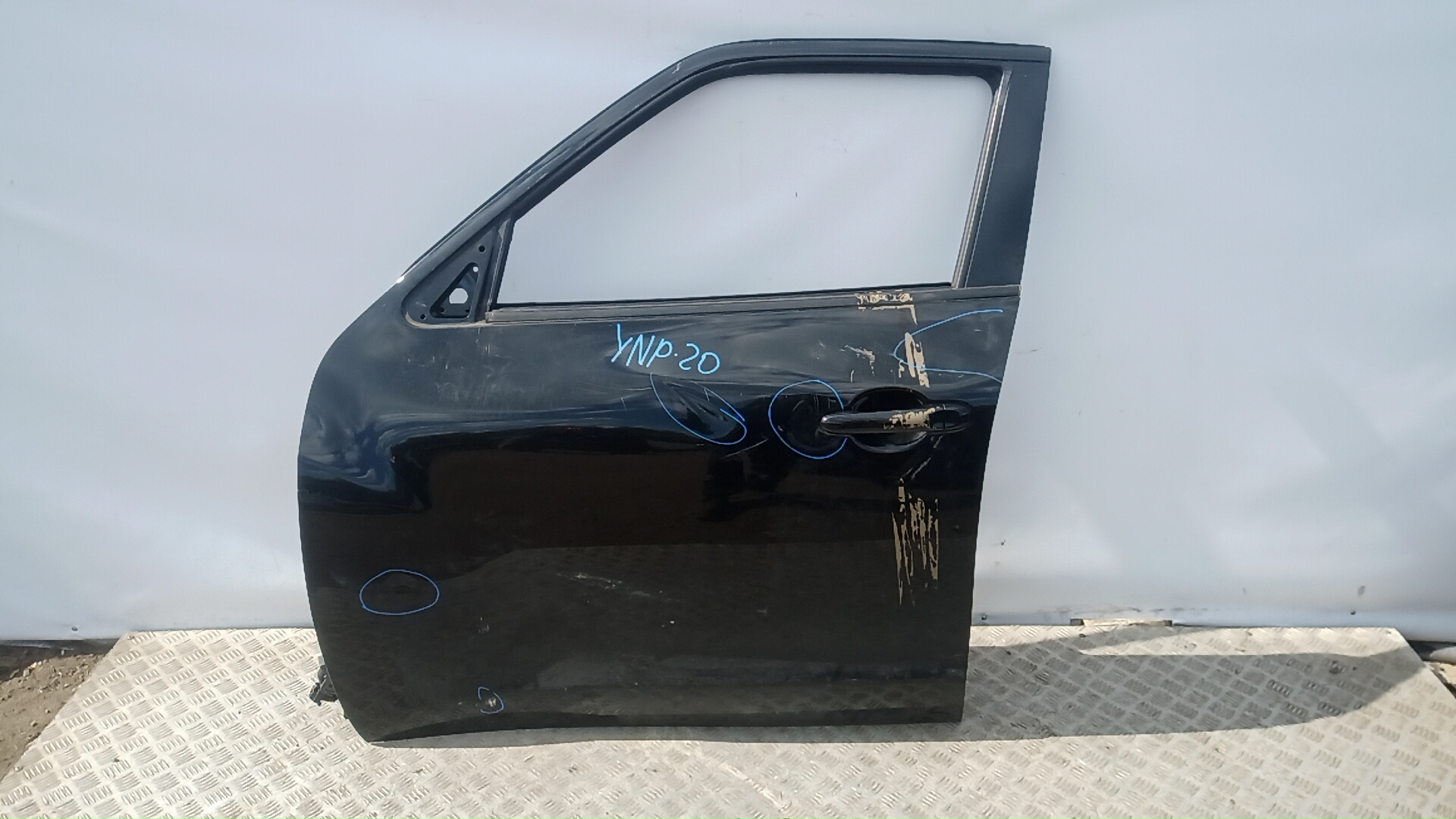 Дверь передняя левая Nissan Juke F15