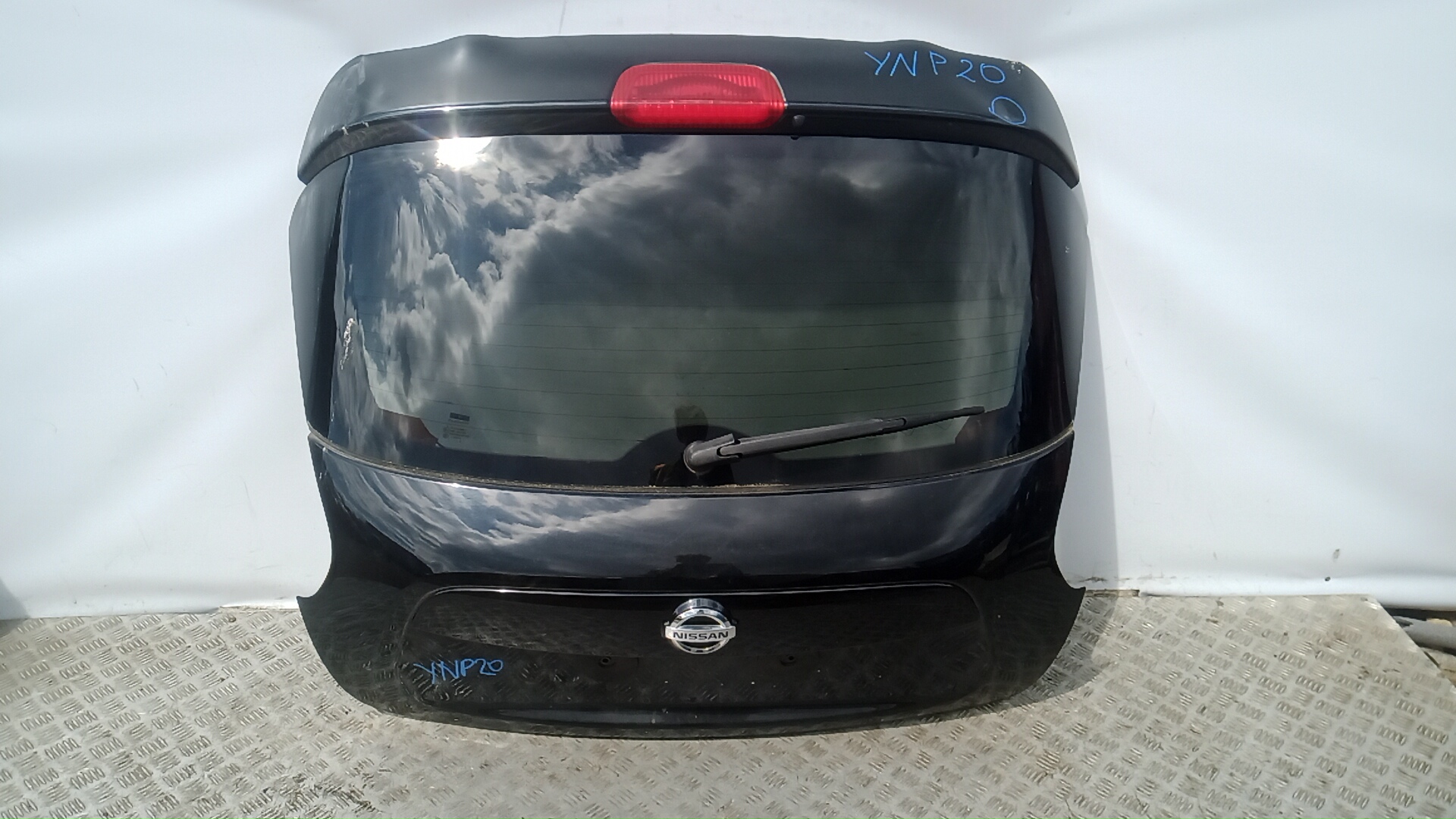 Дверь 3-5 Nissan Juke F15