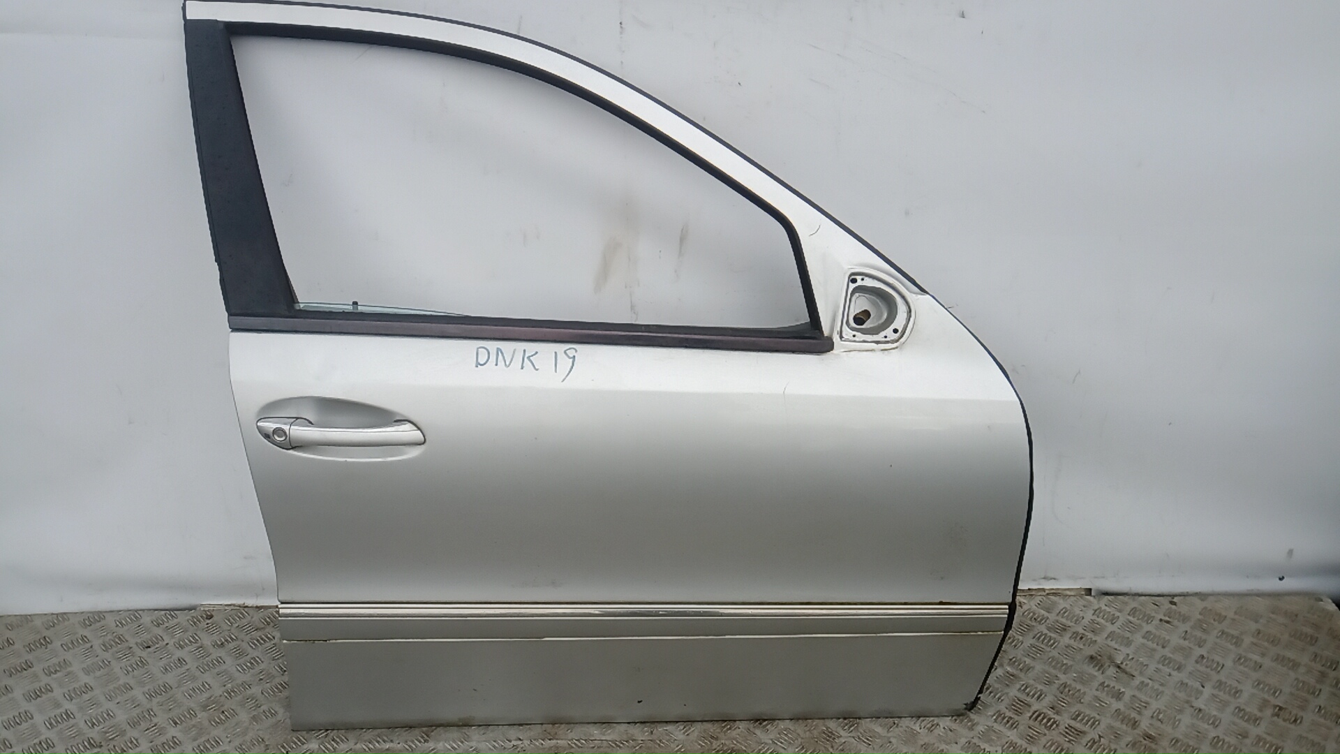 Дверь передняя правая Mercedes-Benz E-Class W211