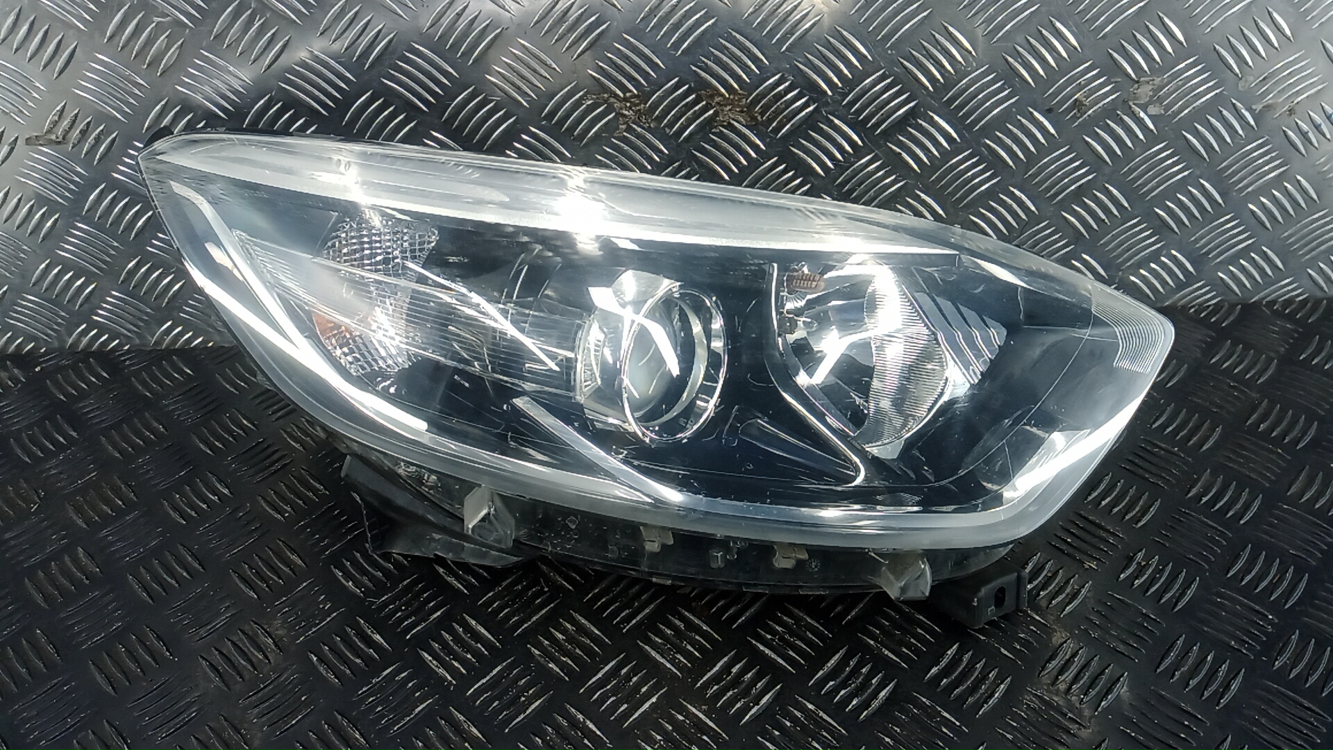 Фара правая Renault Captur