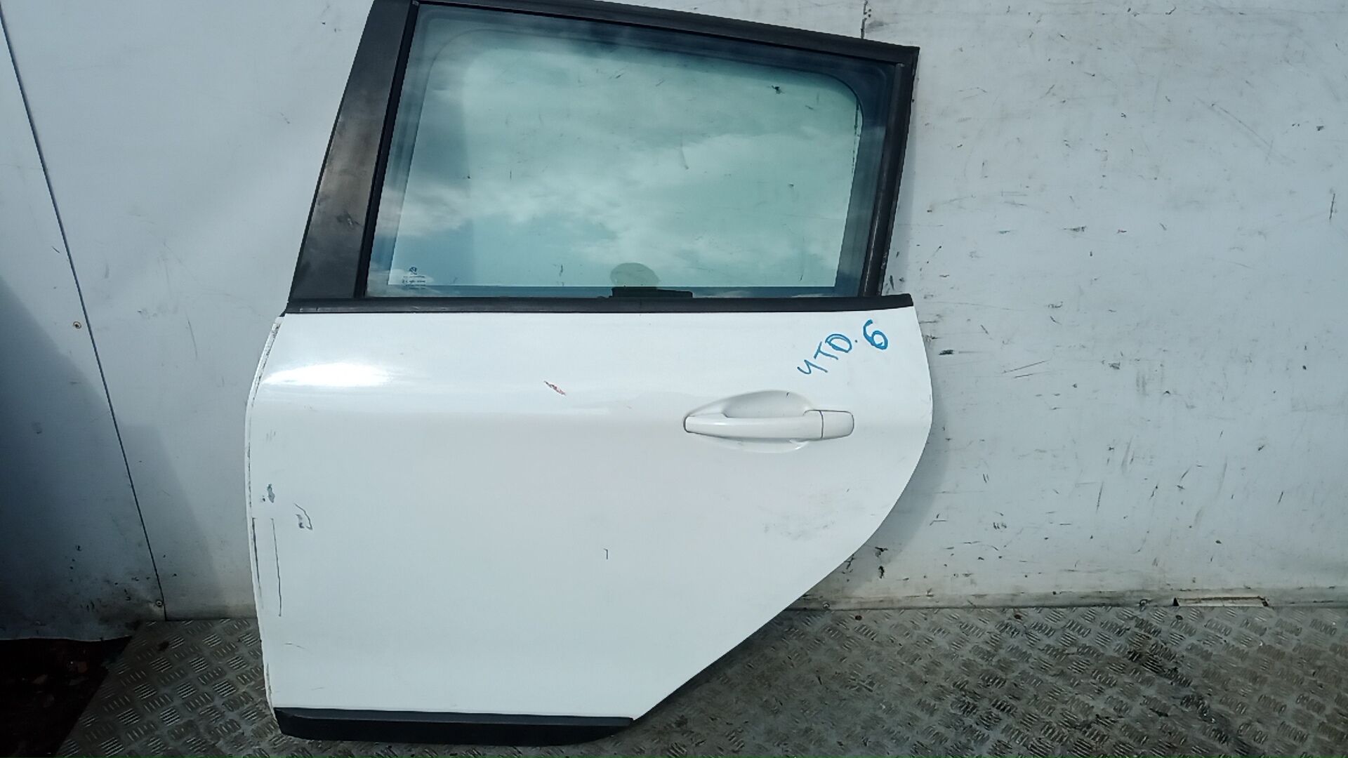 Дверь задняя левая Peugeot 2008