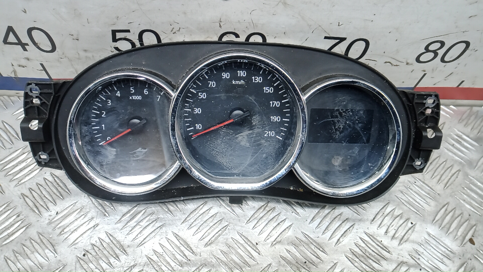 Щиток приборов Renault Duster 1