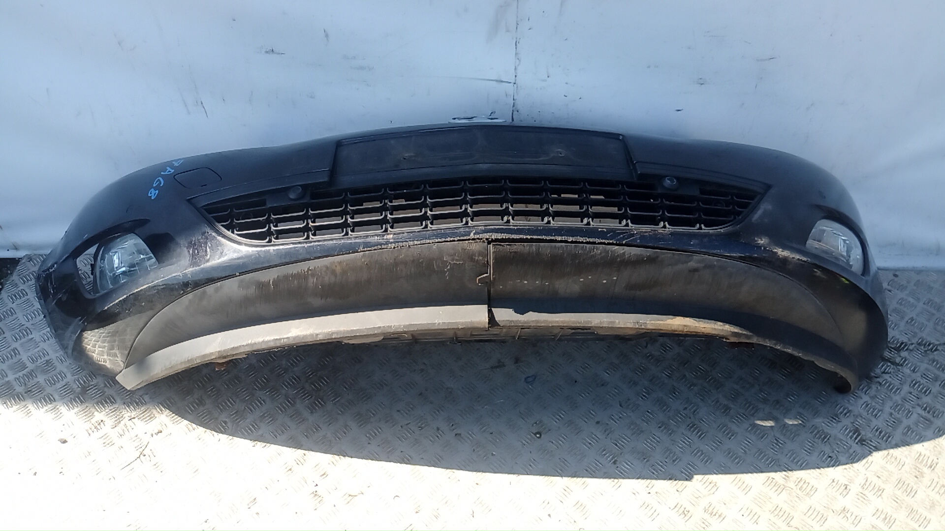 Бампер передний Opel Astra J