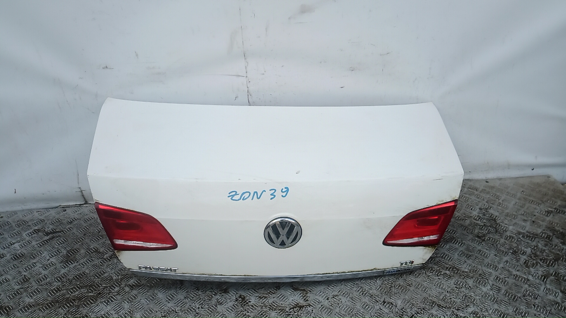 Крышка багажника Volkswagen Passat B7