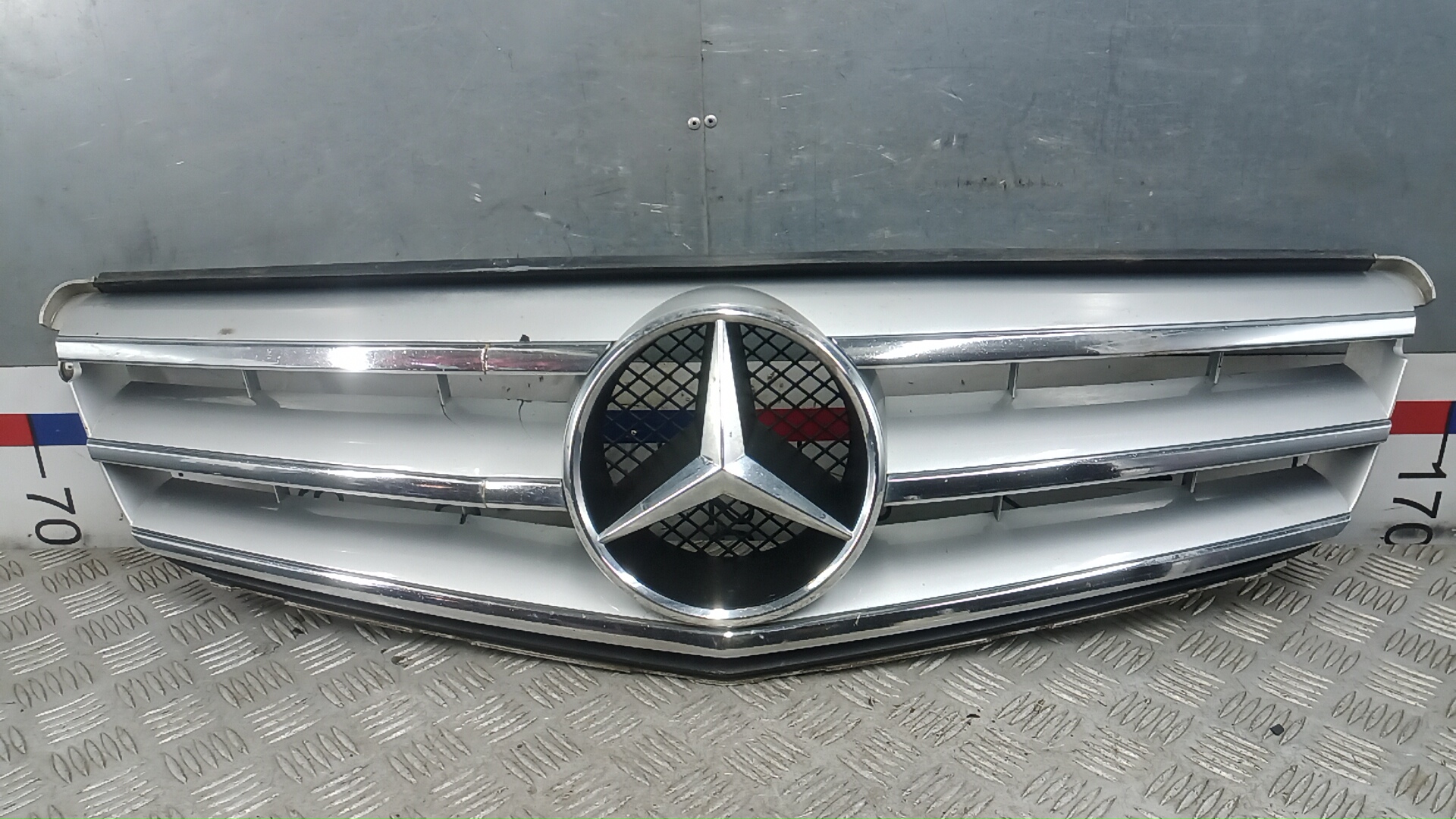 Решетка радиатора Mercedes-Benz C-Class W204