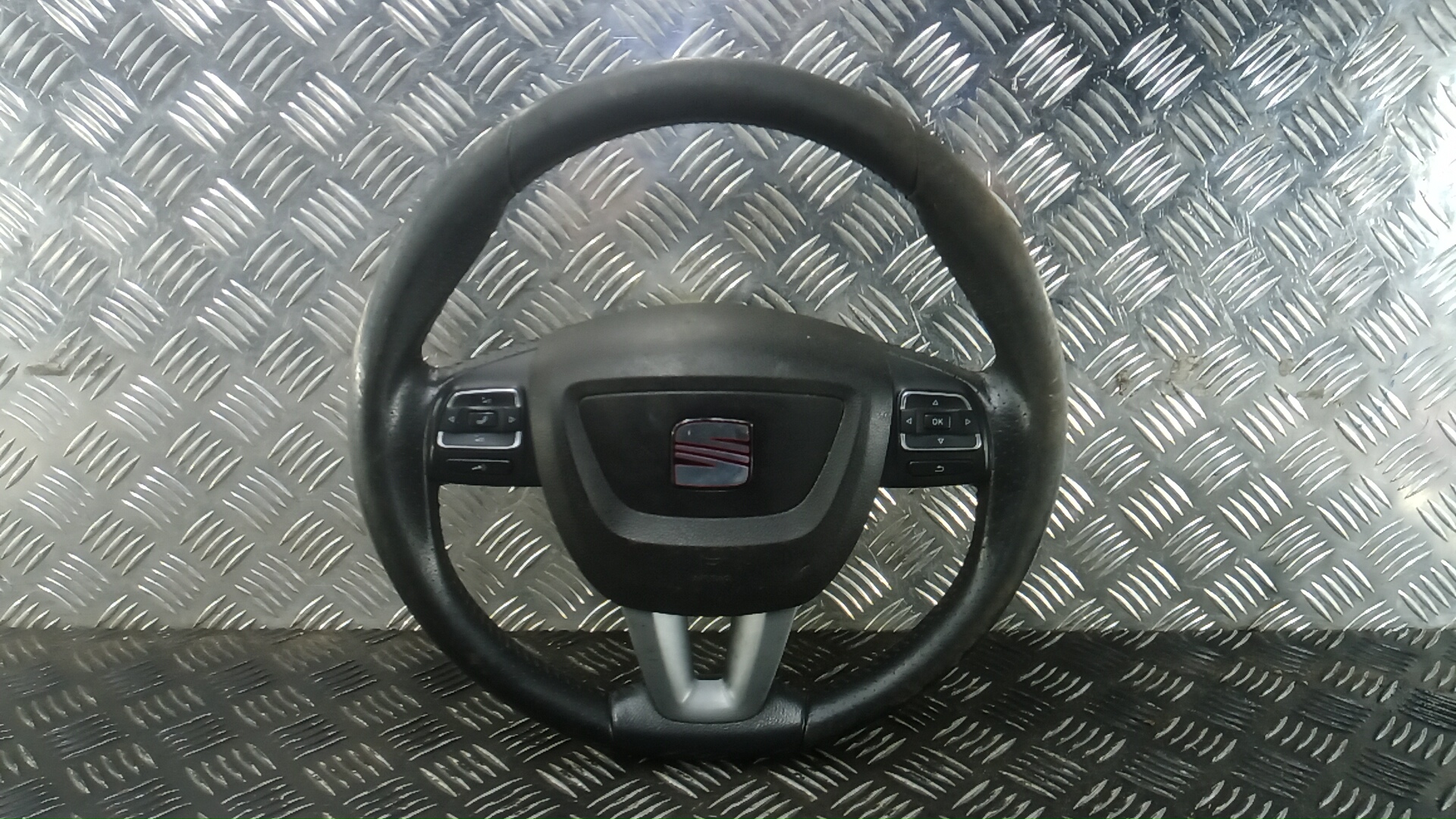 Руль Seat Alhambra 7N