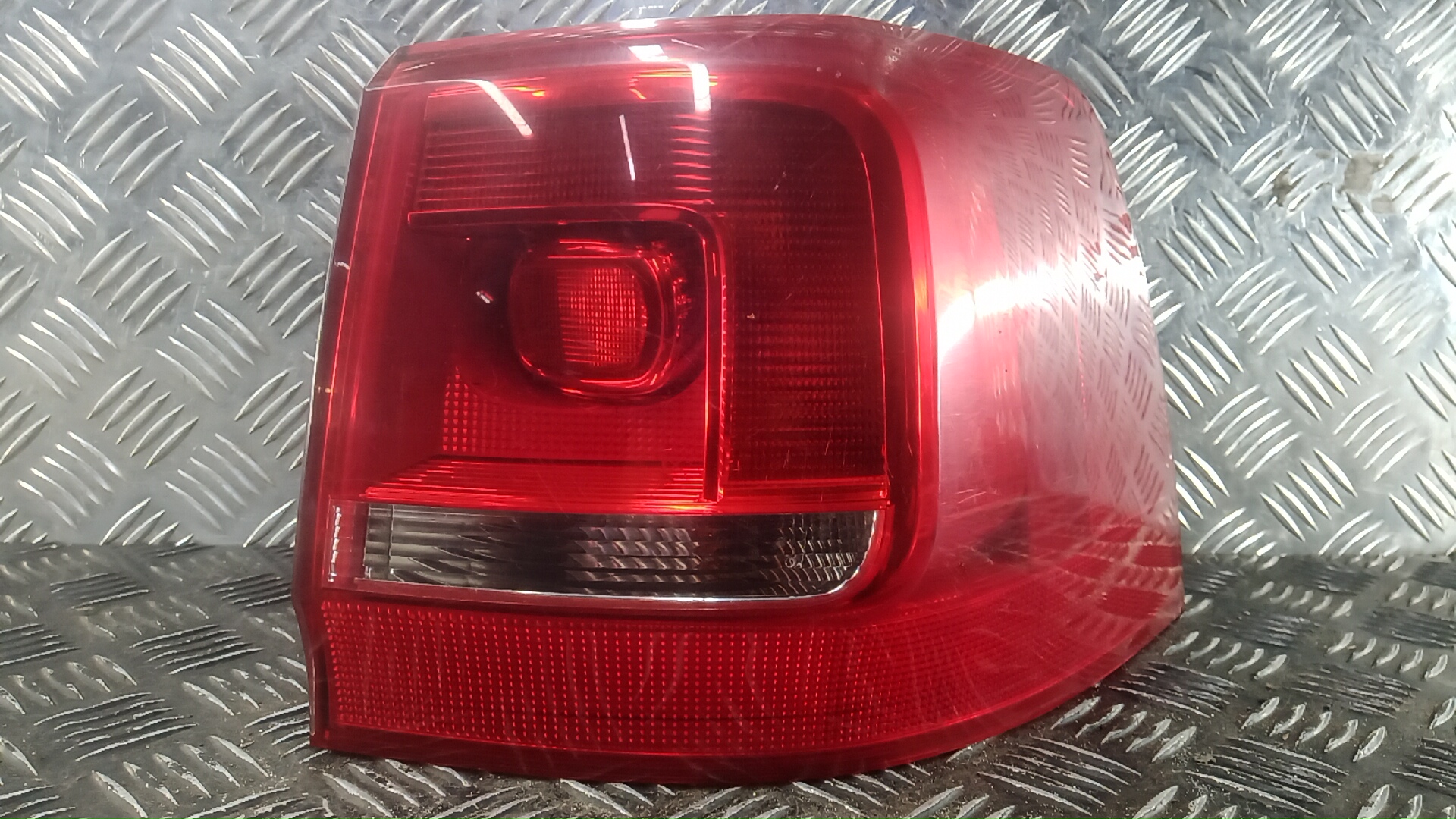 Фонарь задний правый Volkswagen Sharan 3