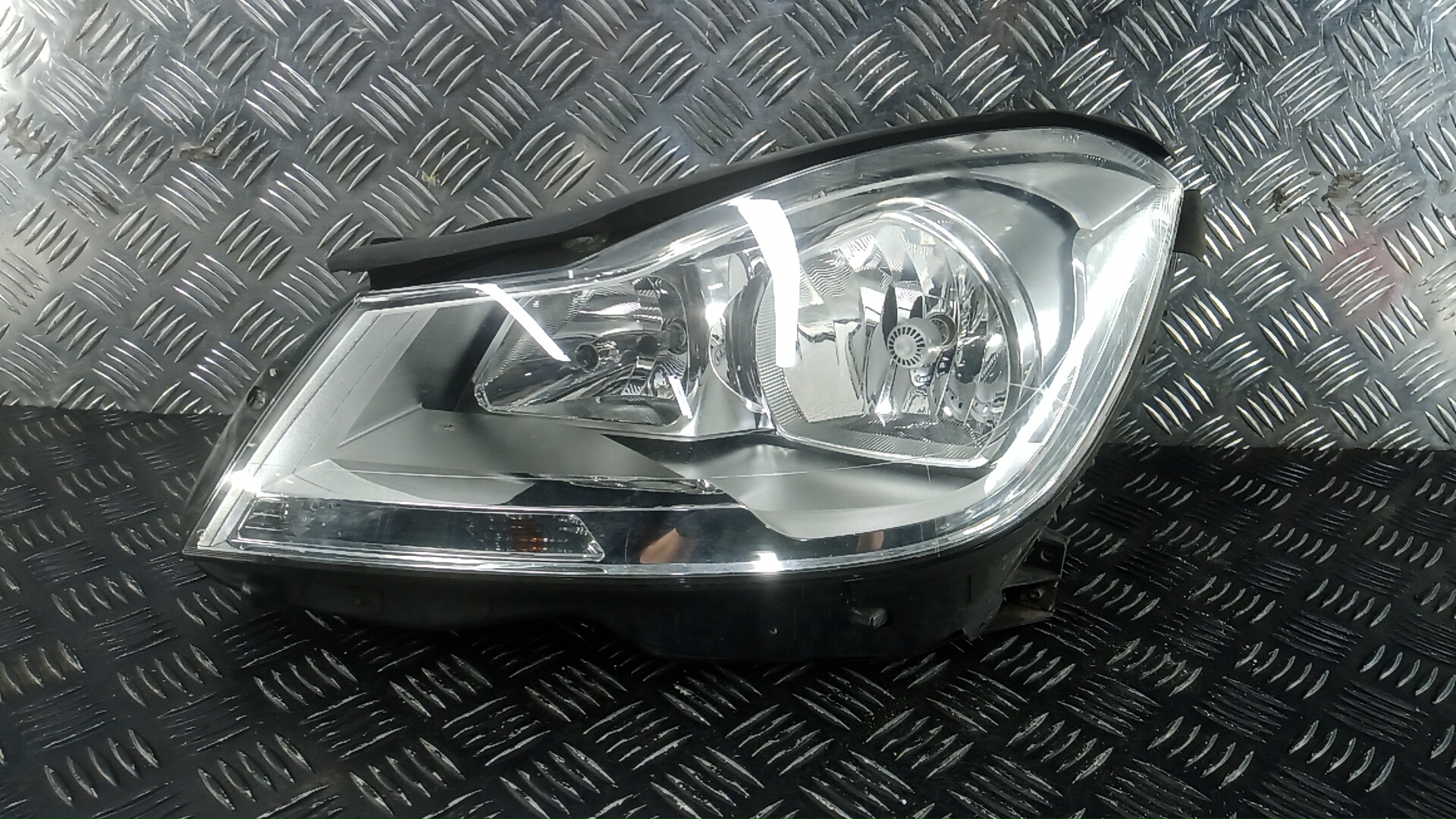 Фара левая Mercedes-Benz C-Class W204