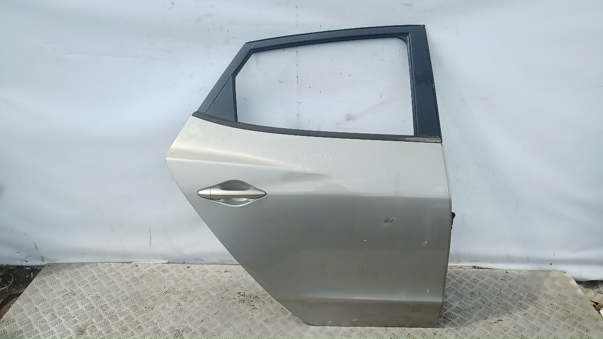 Дверь задняя правая Hyundai ix35 1
