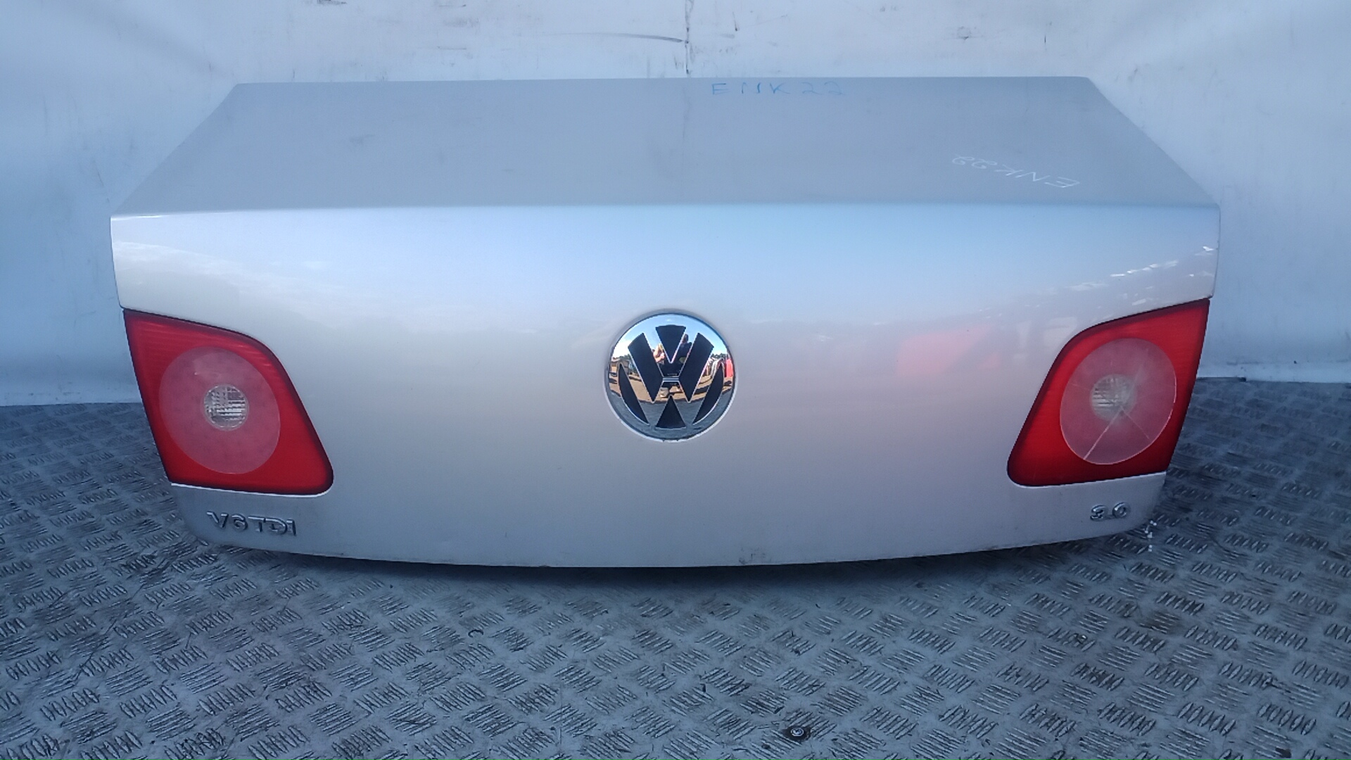 Крышка багажника Volkswagen Phaeton 1