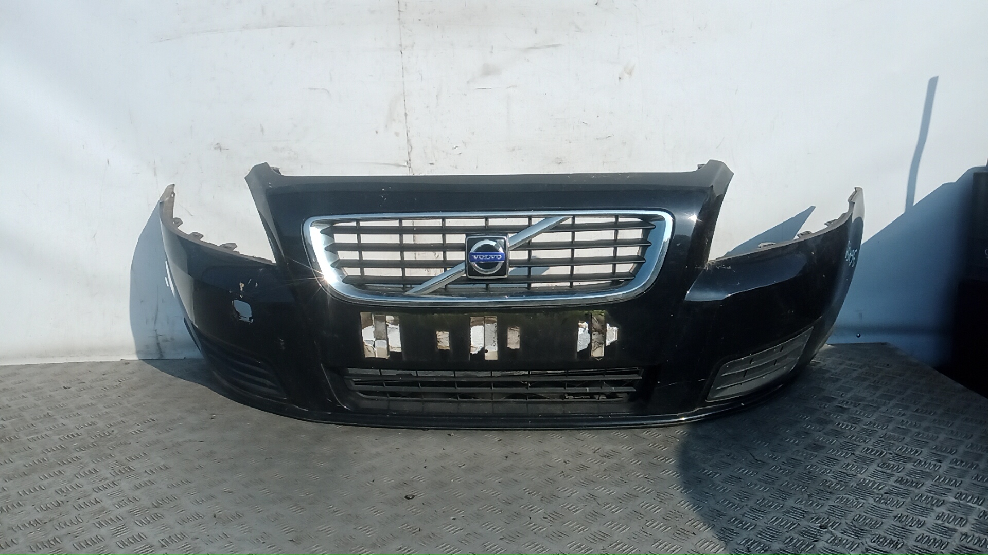 Бампер передний Volvo V50 MW