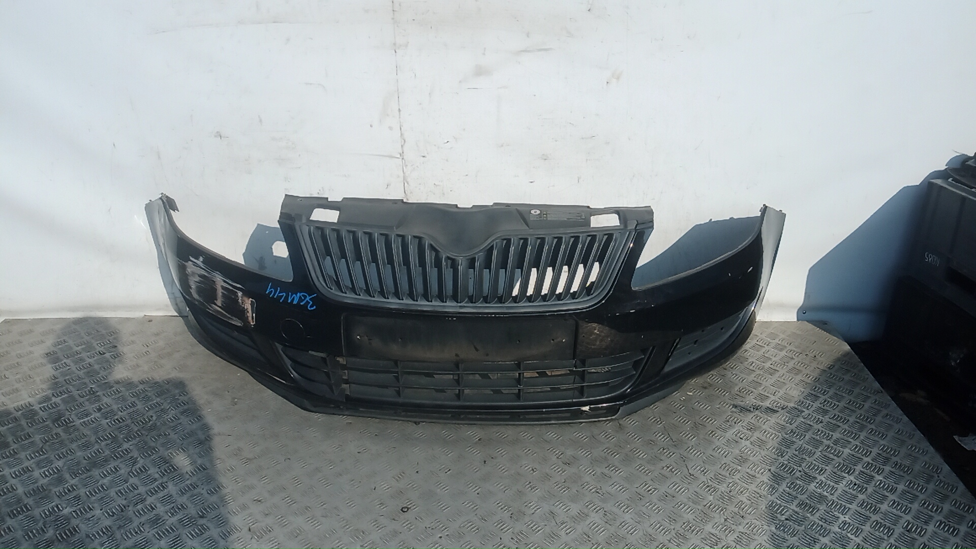 Бампер передний Skoda Fabia 2