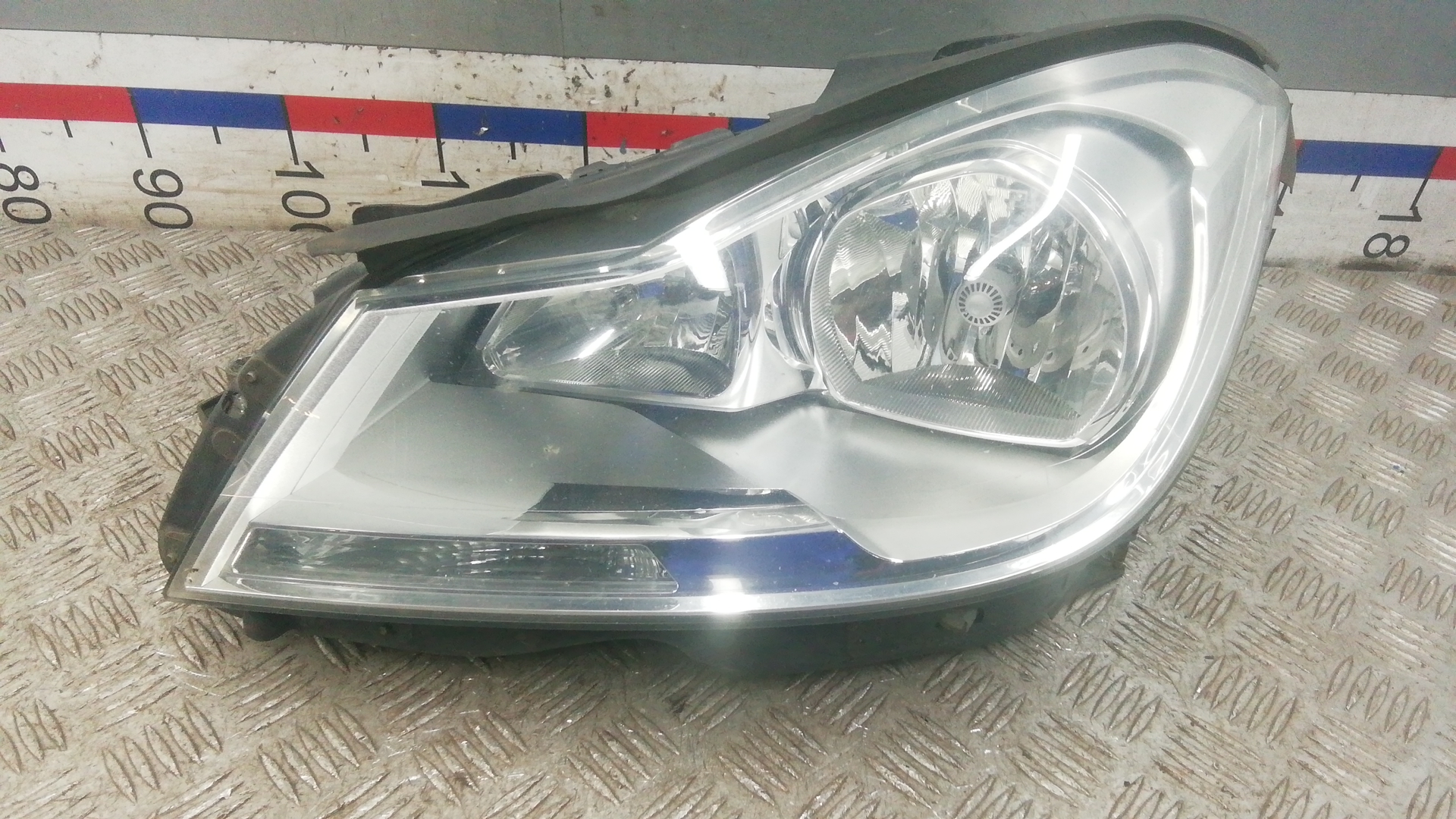 Фара левая Mercedes-Benz C-Class W204