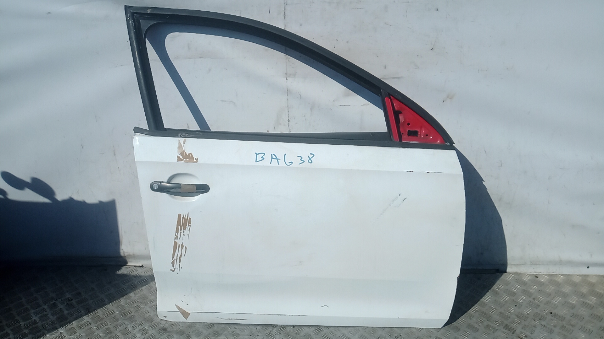 Дверь передняя правая Skoda Rapid