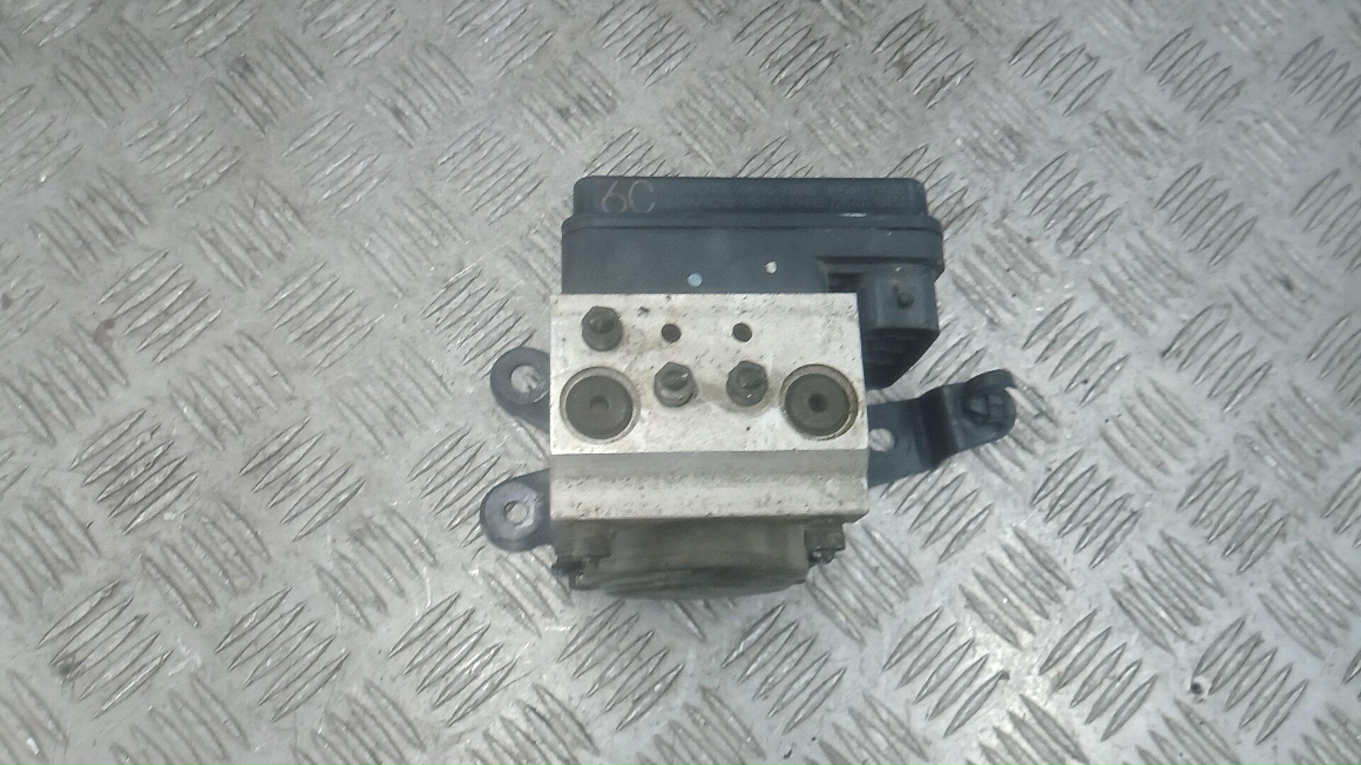 Блок ABS Toyota Hilux RN70