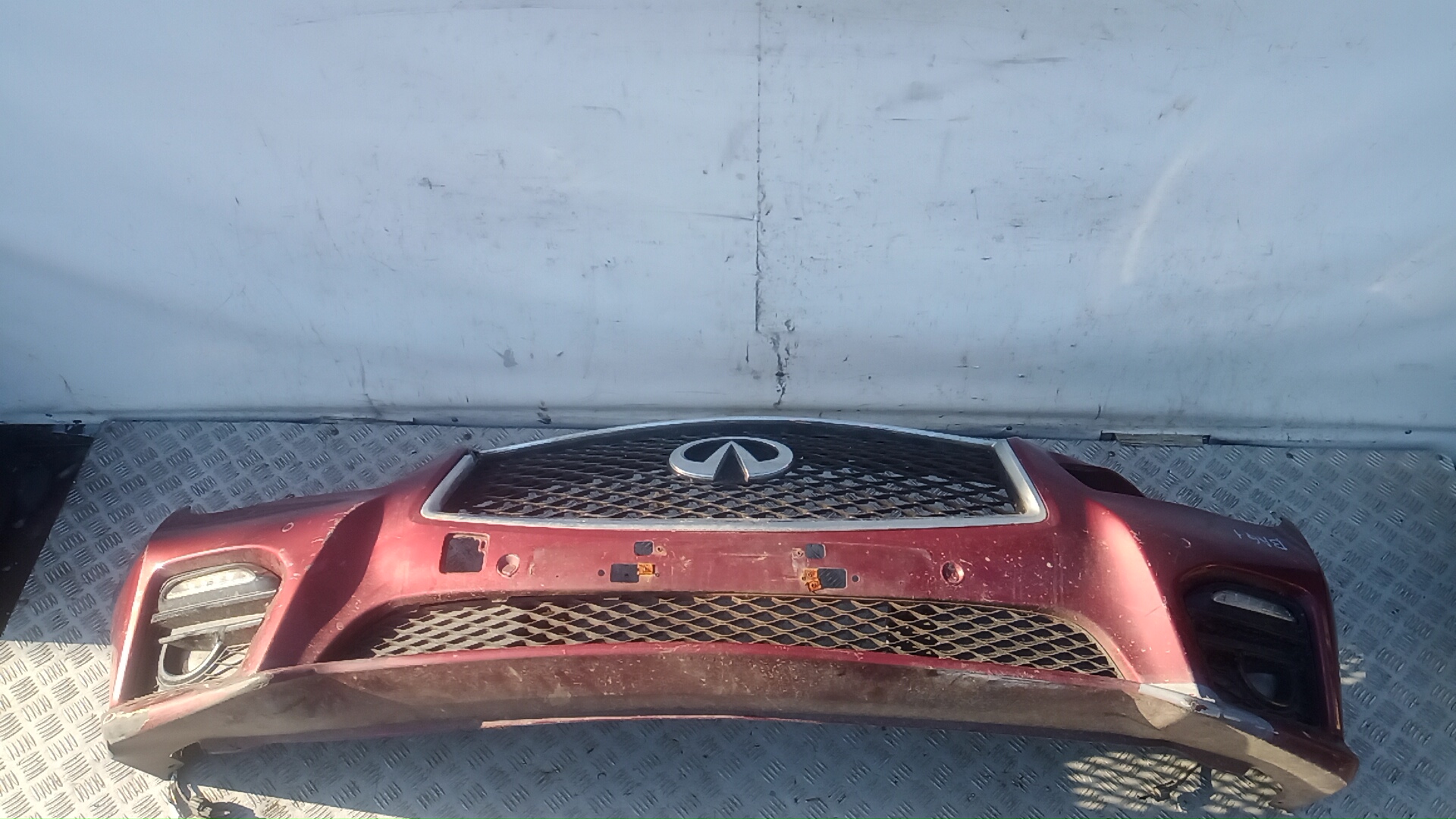 Бампер передний Infiniti Q50