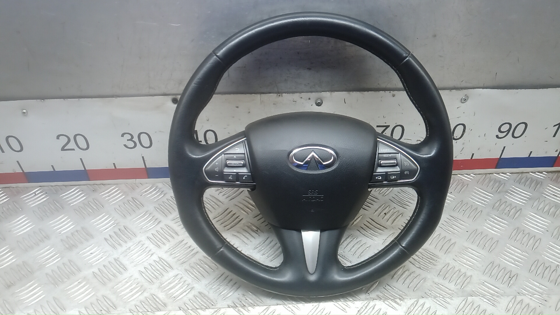 Руль Infiniti Q50