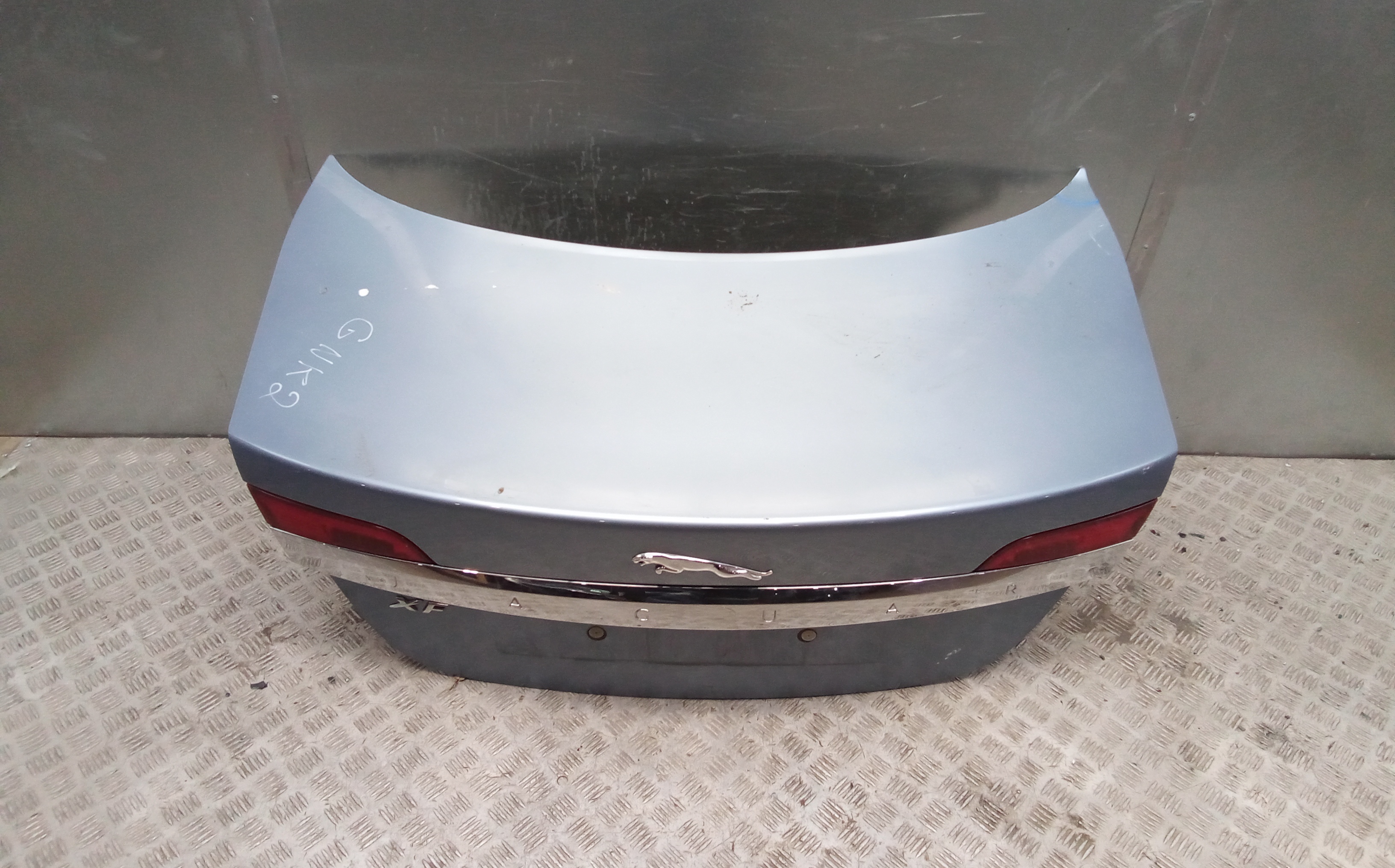 Крышка багажника Jaguar XF (X250)