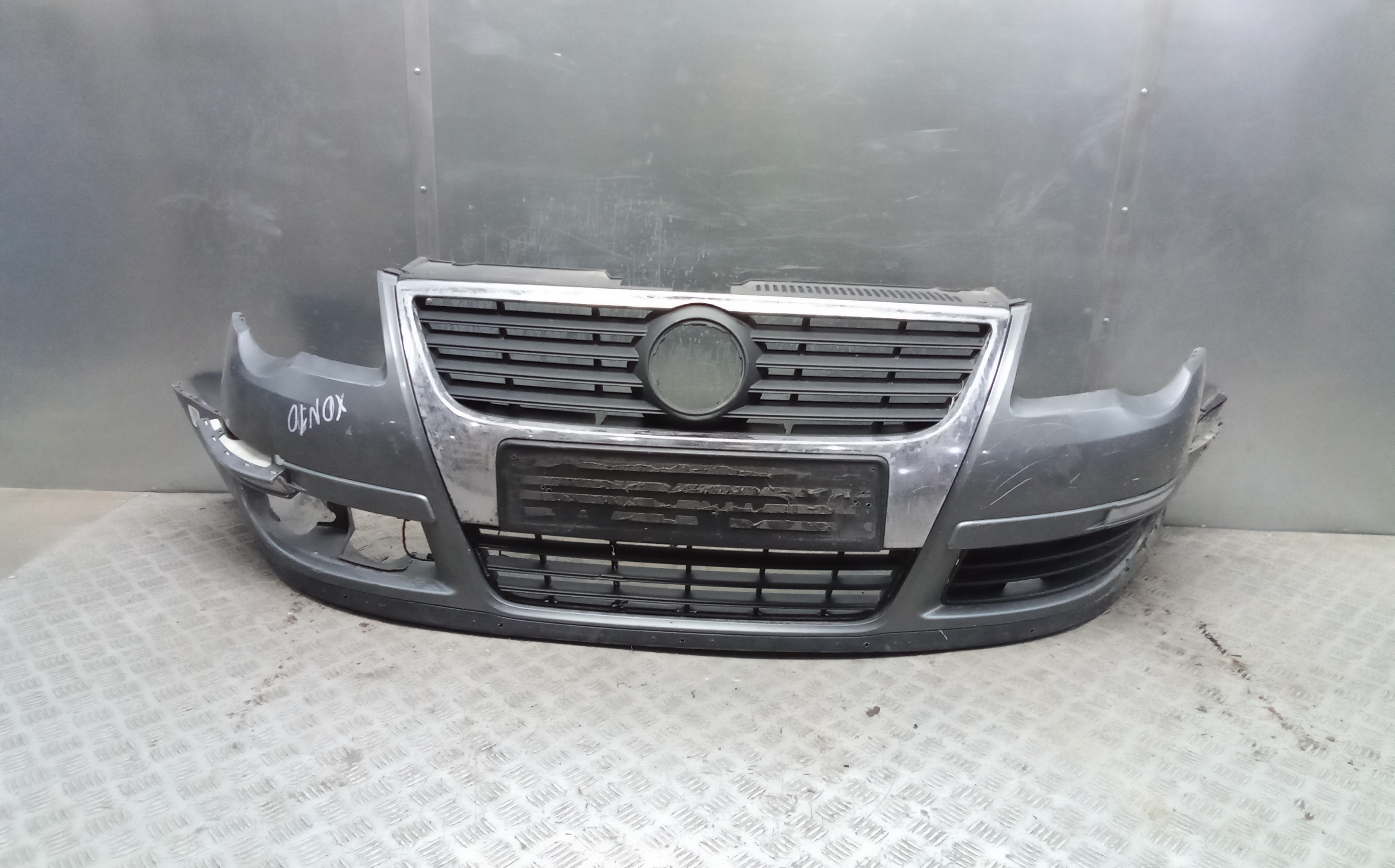 Бампер передний Volkswagen Passat B6