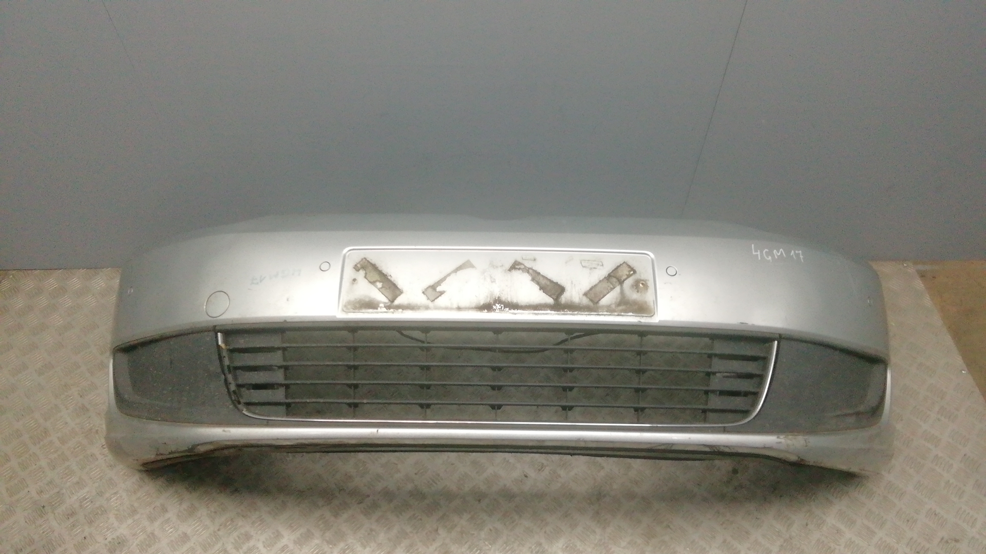 Бампер передний Volkswagen Touran (1T3)